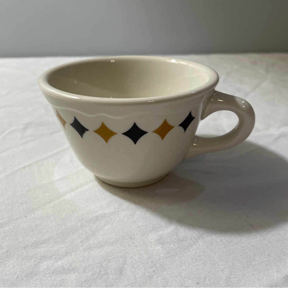Vintage 1960s Mayer China Black and Gold Diamond  Mug